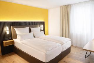 BEELiving Augsburg - 9