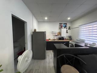 Uptown POS 2 bedroom WiFi, AC, coffee walkable to everything - 3