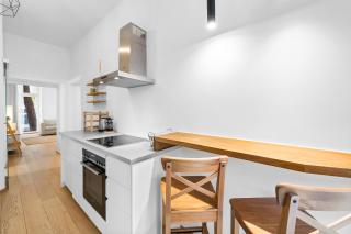 15 min to City Center Apartment next to WU and UNO - 9