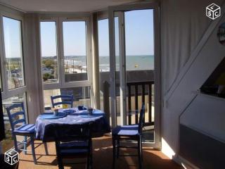 La voile nacrée, vue magnifique sur la plage historique de Juno Beach ! - 0