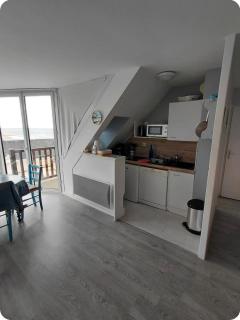 La voile nacrée, vue magnifique sur la plage historique de Juno Beach ! - 3