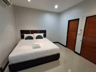 Saiinam Laguna Inn - 4