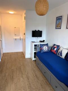 Ambiance marine, bel appartement avec vue mer, balcon, piscine et tennis - 9