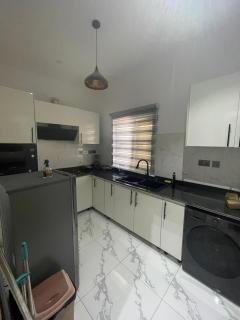 Exquisite 3-Bedroom Baystone Apartment, Lekki - 7