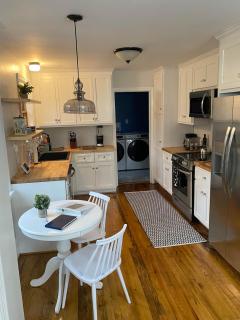 Renovated Modern Home Minutes to Downtown Richmond - 3