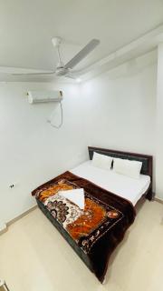 Hotel Indranath Palace Near Rammandir Ayodhya - 7