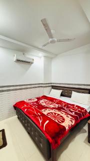 Hotel Indranath Palace Near Rammandir Ayodhya - 1