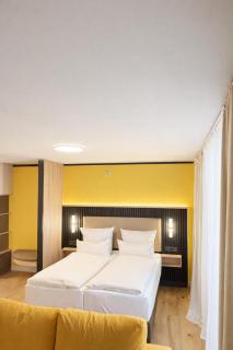 BEELiving Augsburg - 5