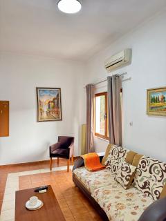 Tirana Central Apartment - Free Parking - Fit Five - 9