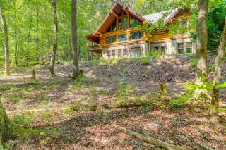 Private Hot Tub and Home Theater Ranger Log Cabin! - Ranger - 2