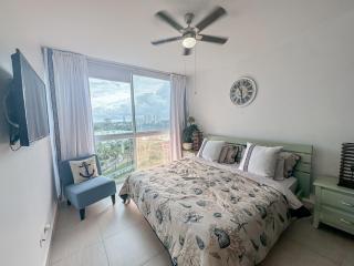 Playa Blanca 3BR w Lagoon View and Huge Balcony - 8