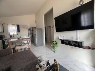 Charming 2 Bedroom Home in Phoenix Park Village - 0