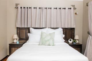 3 bed with ensuite Solar backup WIFI close to shops - 1