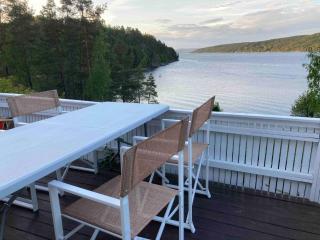 Cabin, 25 m to the lake, 25 min Oslo, 10 min Tusenfryd - 2