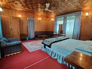 JK Palace Houseboat - 6