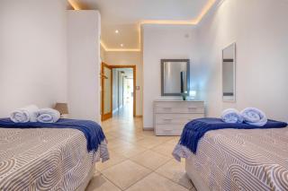 Seafront apartment in picturesque Spinola Bay - 6