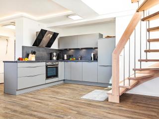 Prora - FeWo im Dachgeschoss mit Sauna, Balkon und Meerblick - Sky Lodge - Binz - 1