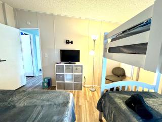 Private Room up to 4 People - 8