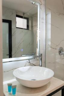 Azure Bay Resort - 8