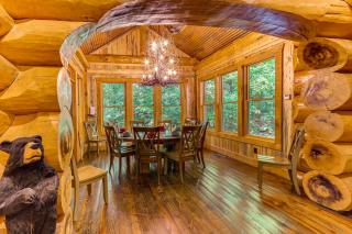 Private Hot Tub and Home Theater Ranger Log Cabin! - Ranger - 5