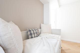 Exclusive Lake Access Villa Studio - 3