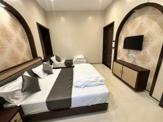 Hotel Omkareshwar Jyotirling Inn - 4