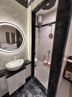 Hotel Omkareshwar Jyotirling Inn - 1