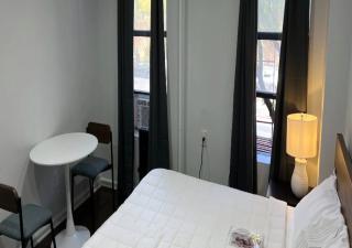 Upper E Side Spacious Studio! - 8