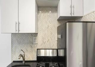 Upper E Side Spacious Studio! - 3