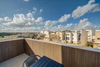 OpenPlan Penthouse with Private Terrace, Wifi & AC by 360 Estates - 5