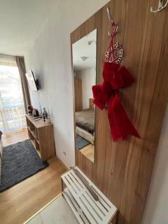 Smart Stay - Refurbished Studio with Balcony and Parking - 9