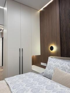 Luxury Apartment with Balcony - 9