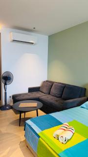 SS Staycation 3 Roxy Sematan Beach APT - 4