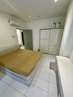 TT3 SOHO Near Unimas & Fame - 1