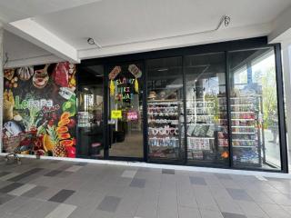 SS Staycation 3 Roxy Sematan Beach APT - 5