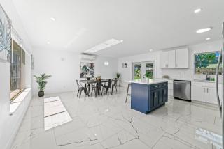 Casa Sol - 4 Bedroom 2 Bath - 7 beds - Affordable Stays For Large Groups - 7