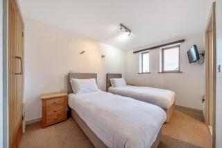 Dartmouth Green Lodges - 1