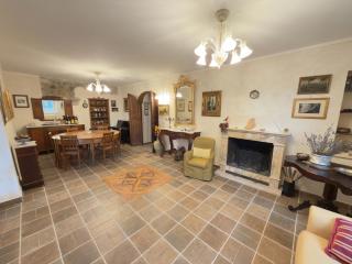 Villa Montepulciano 300sq - Vineyard View - 4