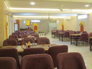 Hotel Vrindavan Palace - 3