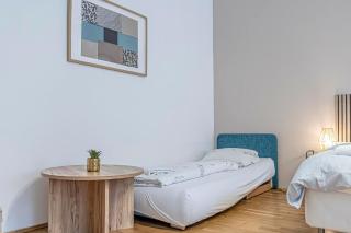 Comfortable 2BR Apt Next to Vienna Vibrant Center - 9