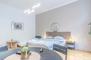 Comfortable 2BR Apt Next to Vienna Vibrant Center - 3