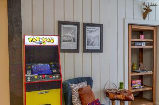 Ski In Canyon Lodge Modern 1 bdrm Pacman and Garage - 2