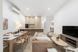 DUNE Designer 2 Bedroom Apartment with River Views & Pool - 3