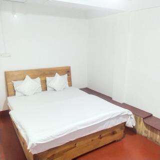 Travellers homestay - 4