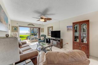 Ground floor Ormond Beach 2/2 condo with oceanview patio and beachfront pool - 4
