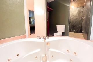 Villa Neon Nights - 2