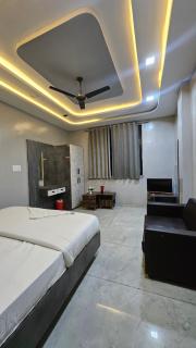 Hotel highway pride - 3