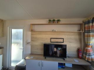 3 Bedroom 2 Bathroom Caravan Charlie Delta - Saint Osyth - 5