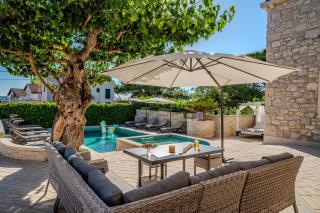 MY DALMATIA - Authentic villa Dumina with private heated pool and sauna - Sukošan - 8