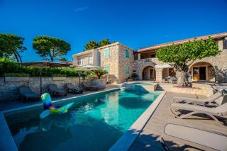 MY DALMATIA - Authentic villa Dumina with private heated pool and sauna - Sukošan - 3